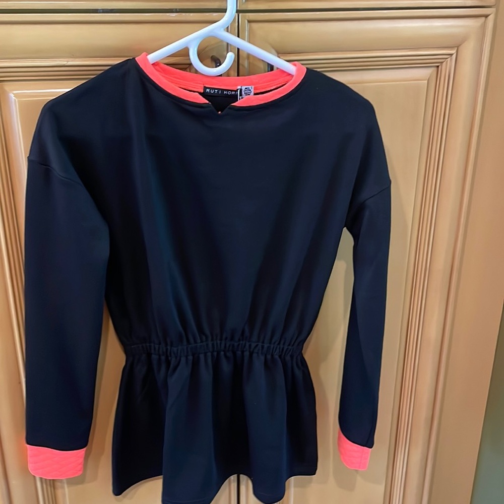 Ladies top size xs NWT